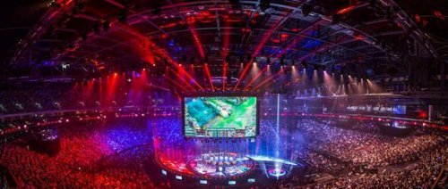 佩剑等多个 佩剑等多个